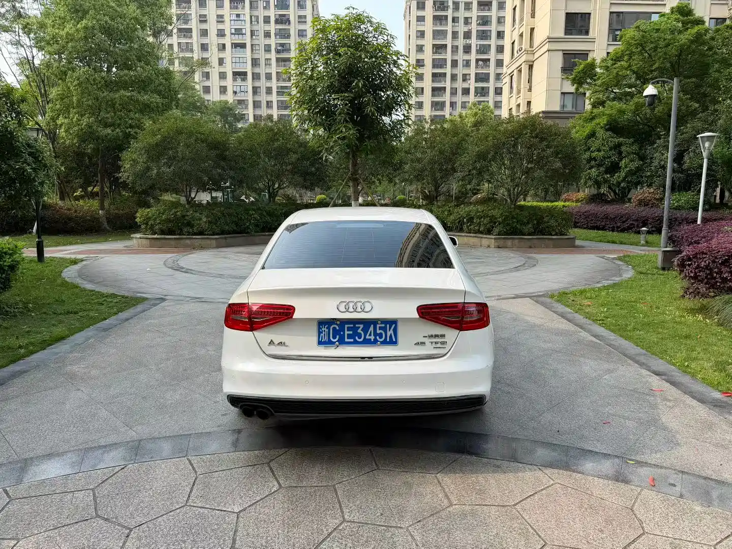 Фото 8 - Audi A4L