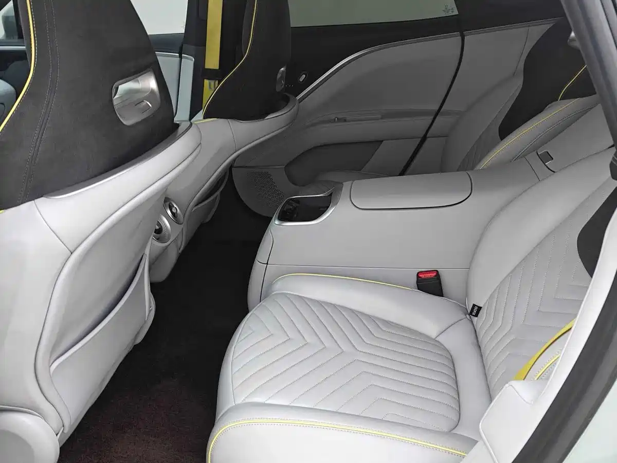 Avatr 11 2022 2022 Long Range Dual Motor Luxury Edition 4-Seater