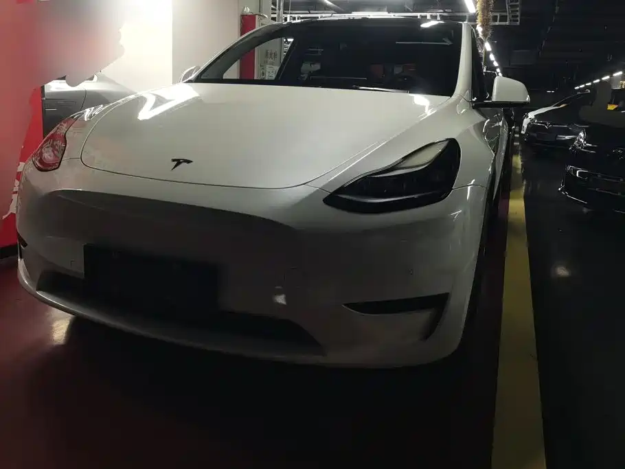 Tesla Model Y 2022
