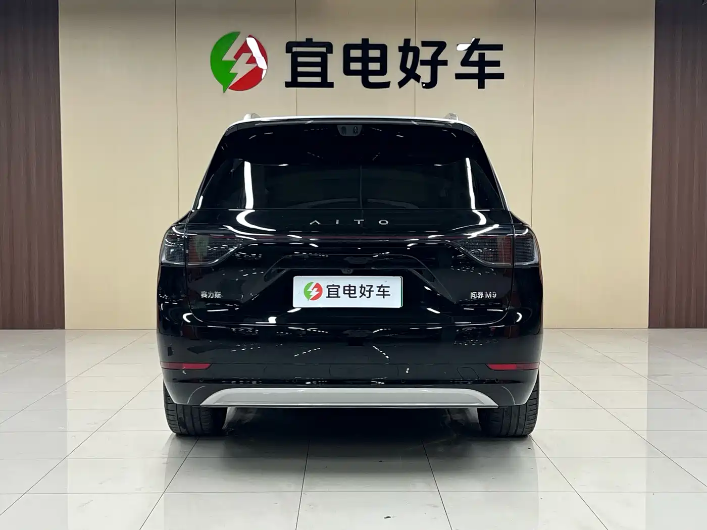 AITO Wenjie AITO M9 2025 Extended Range Ultra 52kWh 6-Seater фото 6