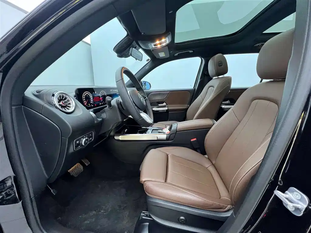 Mercedes-Benz GLB 2024 Facelift GLB 220 Dynamic фото 13