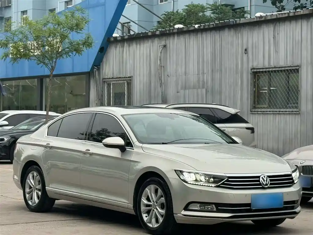 Volkswagen Magotan 2019 330TSI DSG Luxury Class China VI фото 3