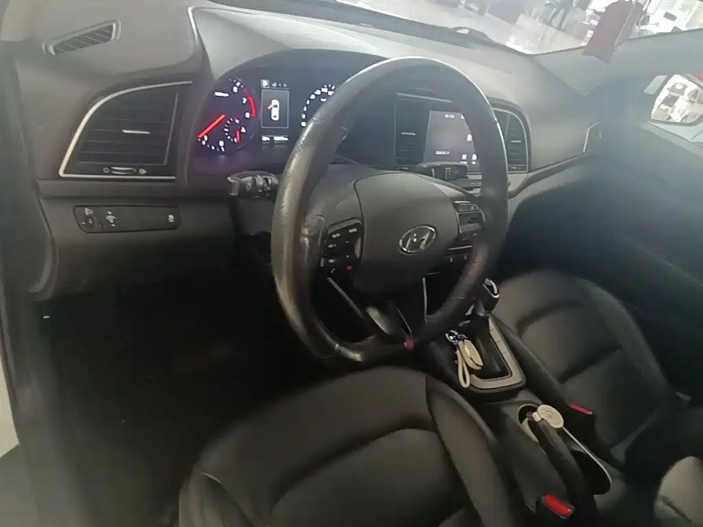 Hyundai Elantra 2018 1.4T DCT Dynamic·Vitality Model фото 10