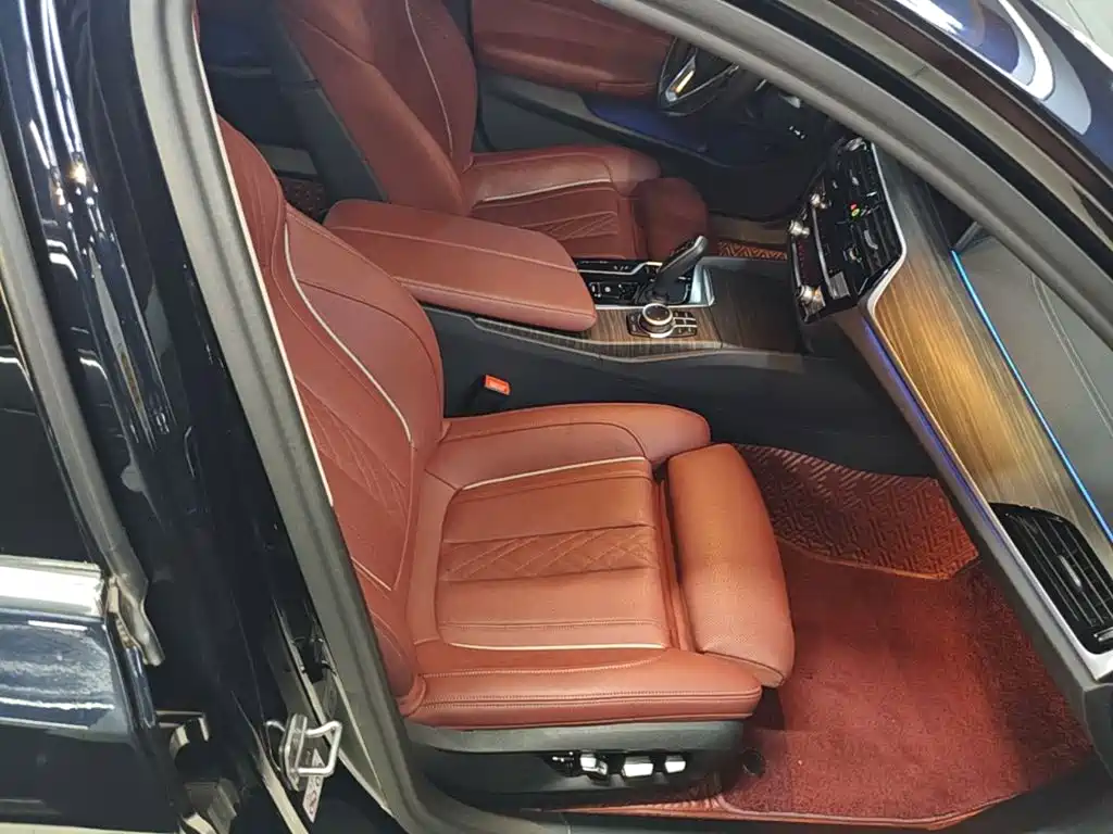 Фото 25 - BMW 5 Series