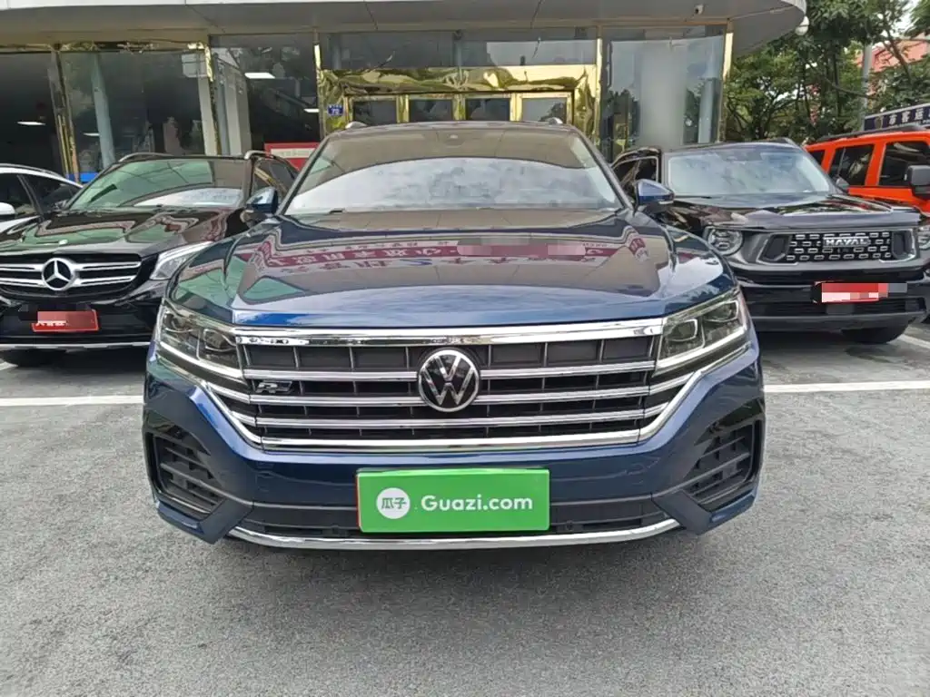 Фото 3 - Volkswagen Touareg