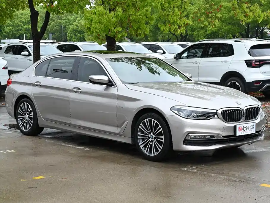 BMW 5 SERIES