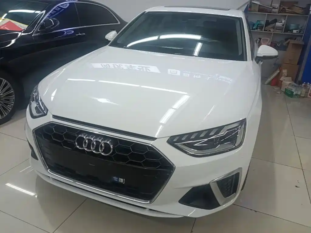 Фото 2 - Audi A4L
