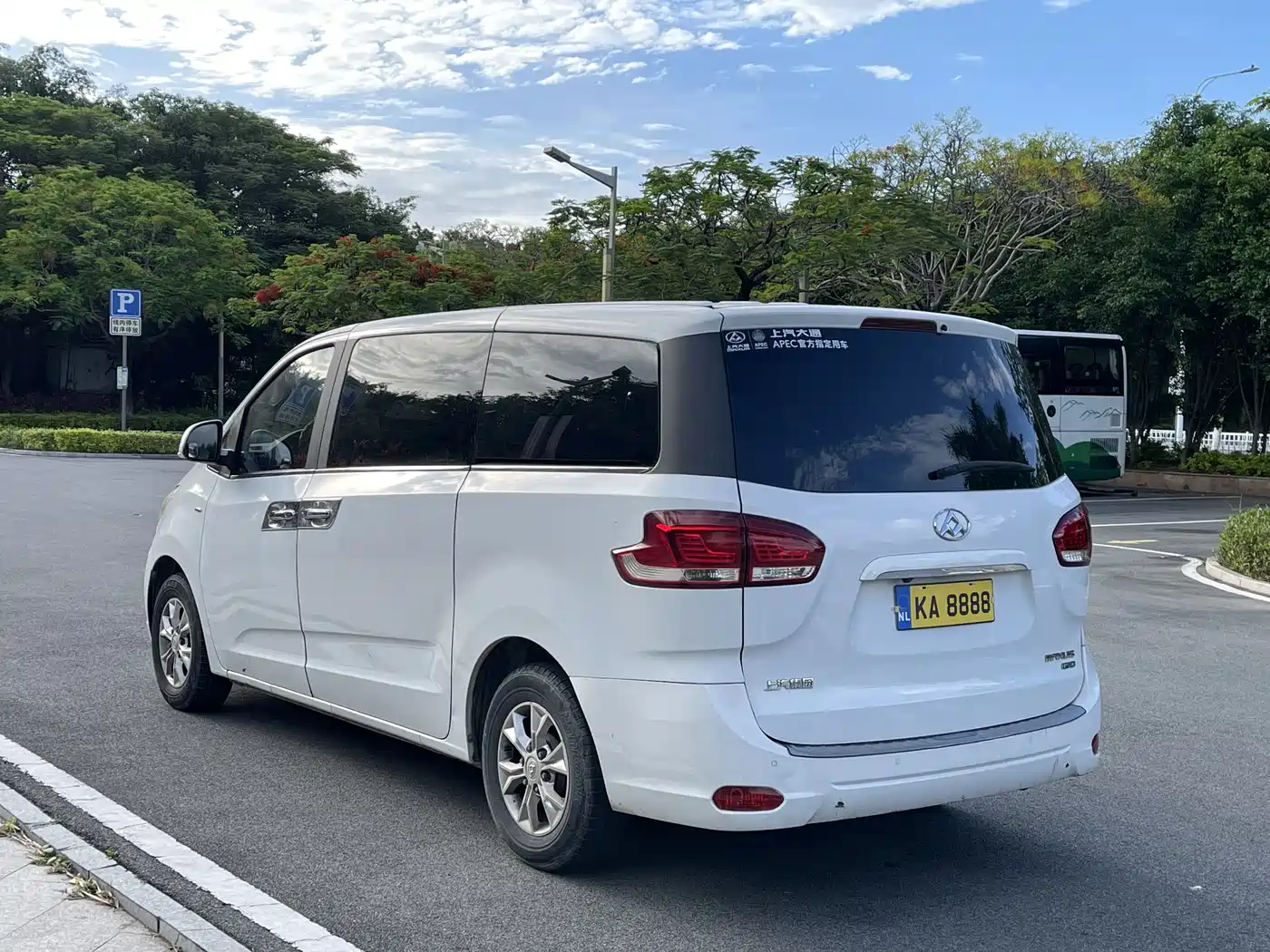 SAIC Maxus Maxus G10 2014 2.0T Automatic Luxury Executive Edition фото 10