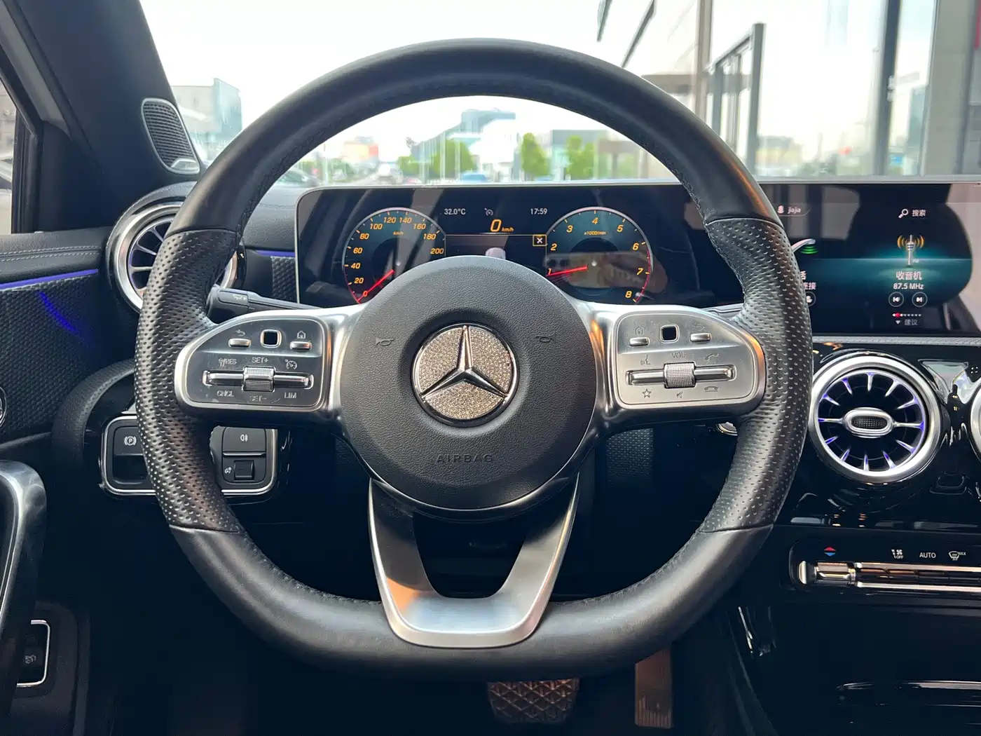 Фото 15 - Mercedes-Benz A-Class