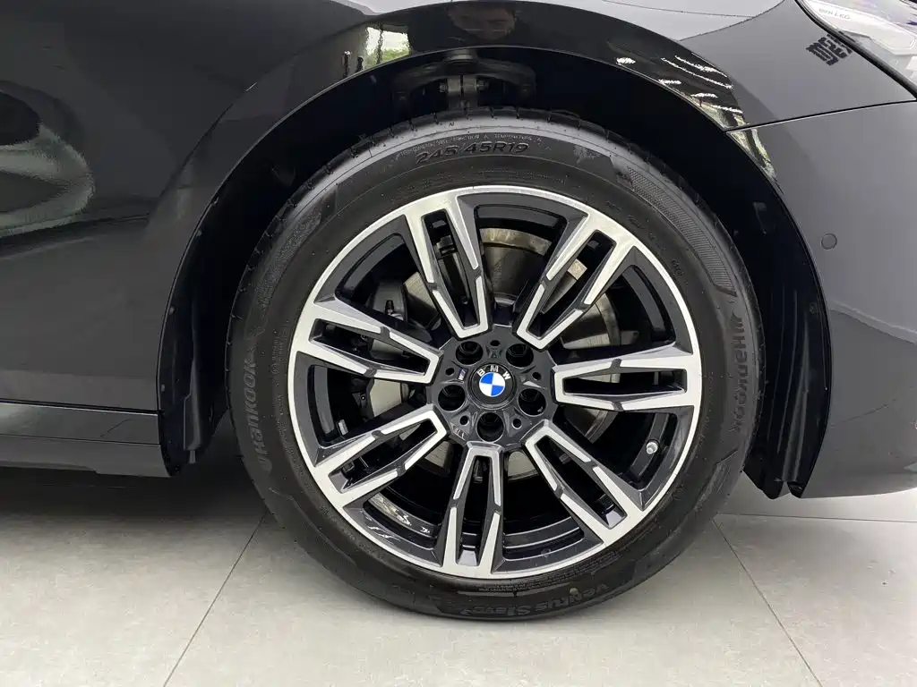 Фото 8 - BMW 5 Series