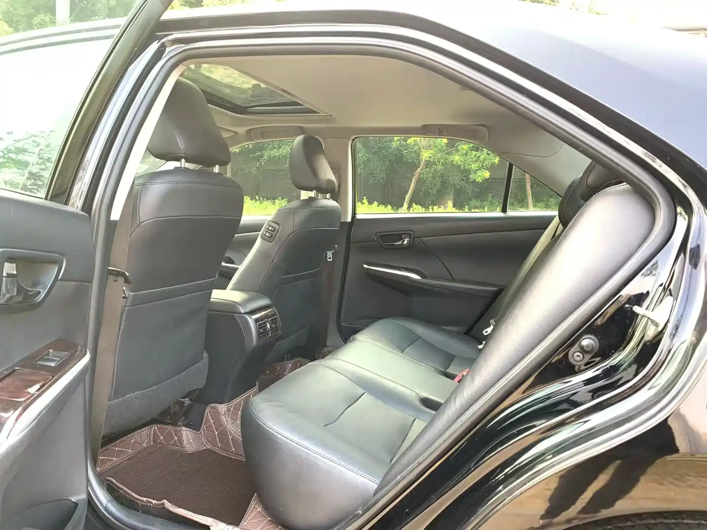 Toyota Camry 2016 2.0G 10th Anniversary Leading Edition фото 9