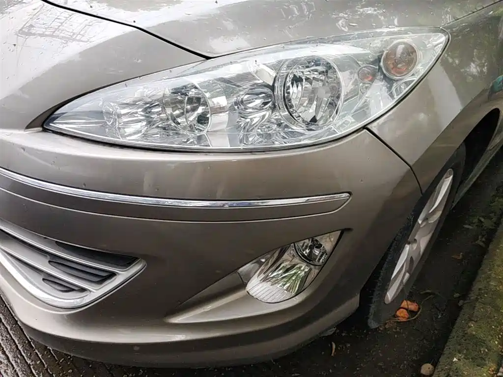 Peugeot 408 2013 1.6L Automatic Comfort Edition фото 24