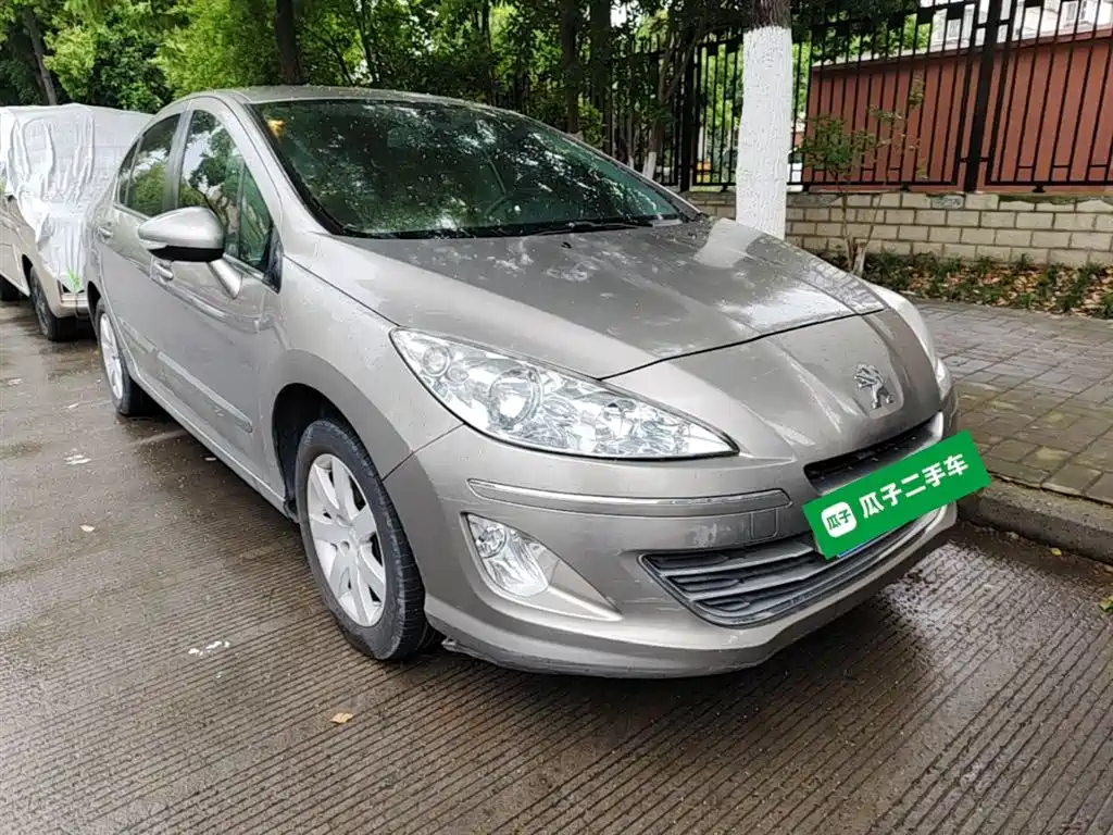 Peugeot 408 2013 1.6L Automatic Comfort Edition фото 4