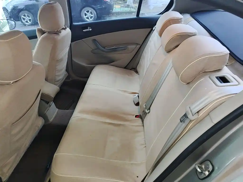 Peugeot 408 2013 1.6L Automatic Comfort Edition фото 17