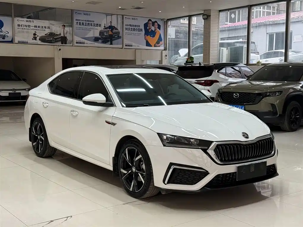 Škoda Octavia 2022 PRO TSI280 Premium Edition фото 3