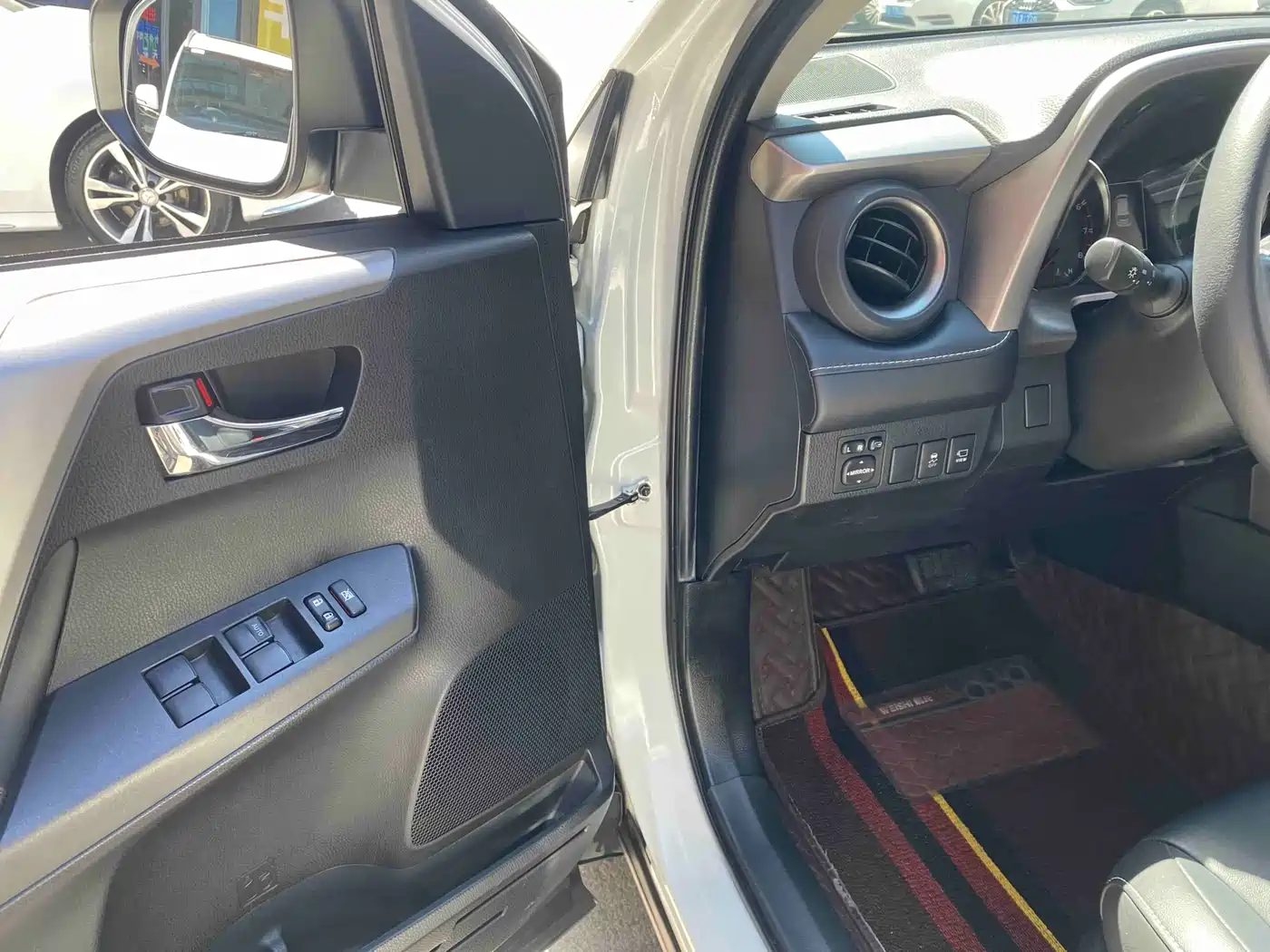 Toyota RAV4 Rongfang 2019 2.0L CVT 2WD Zhishang Edition China VI фото 5
