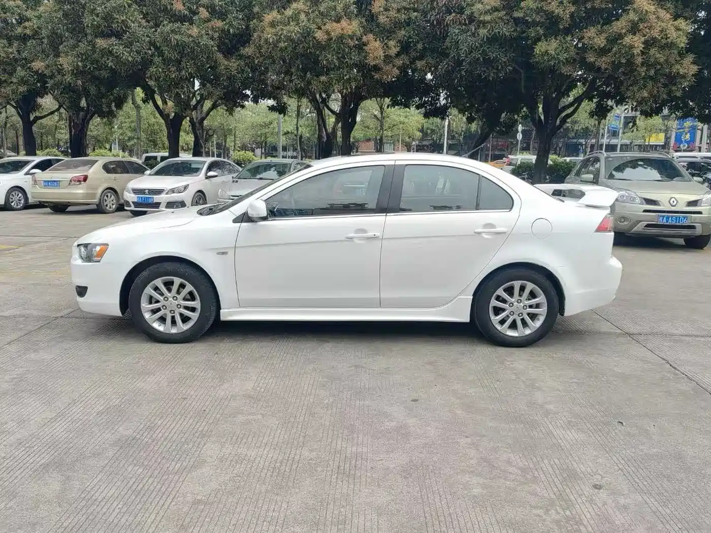 Mitsubishi Lancer EX 2012 Zhishang 1.8L CVT Luxury фото 3