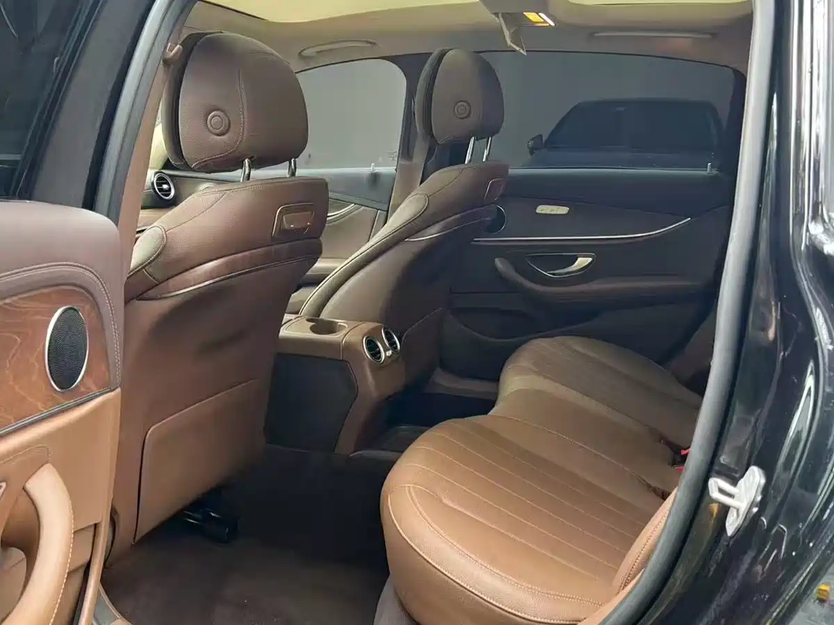 Mercedes-Benz E-Class 2016 E 300 L Luxury фото 5