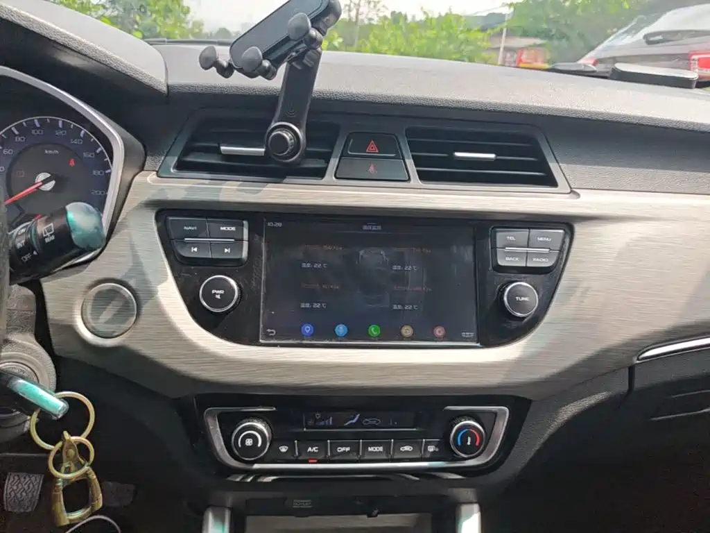 Photo 13 - Geely Vision X3