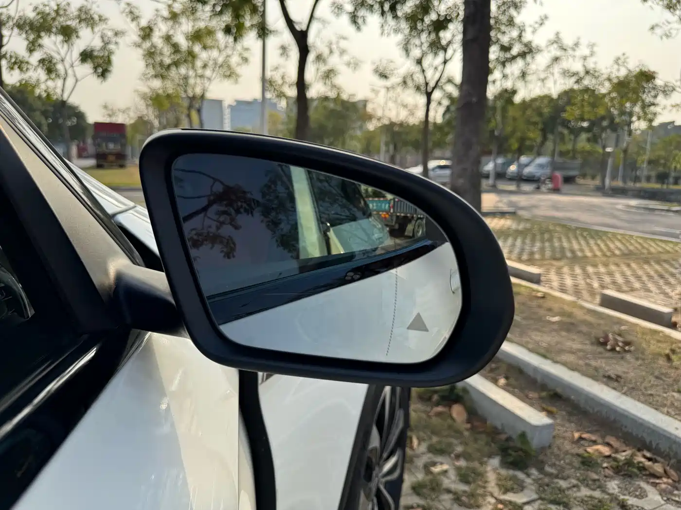 Mercedes-Benz GLC Coupe 2019 GLC 260 4MATIC Coupe SUV фото 15
