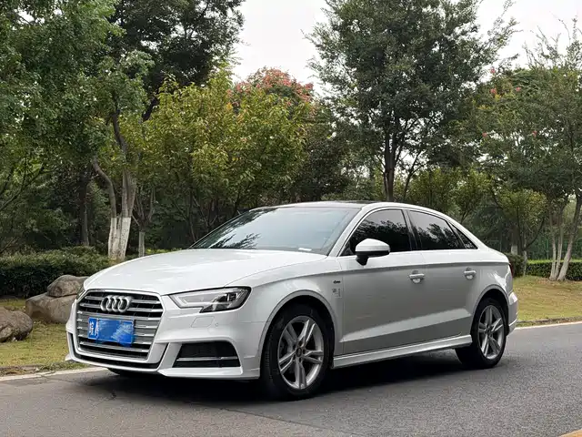 Audi A3 2020 Limousine 35 TFSI Fashion China VI — фото 1