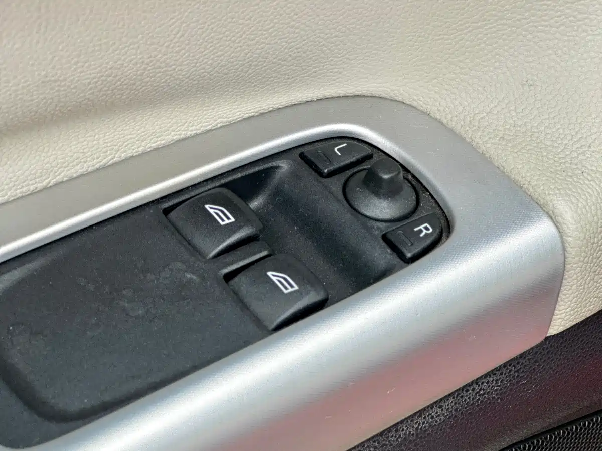 Volvo C30 2013 2013 2.0L Dynamic Edition