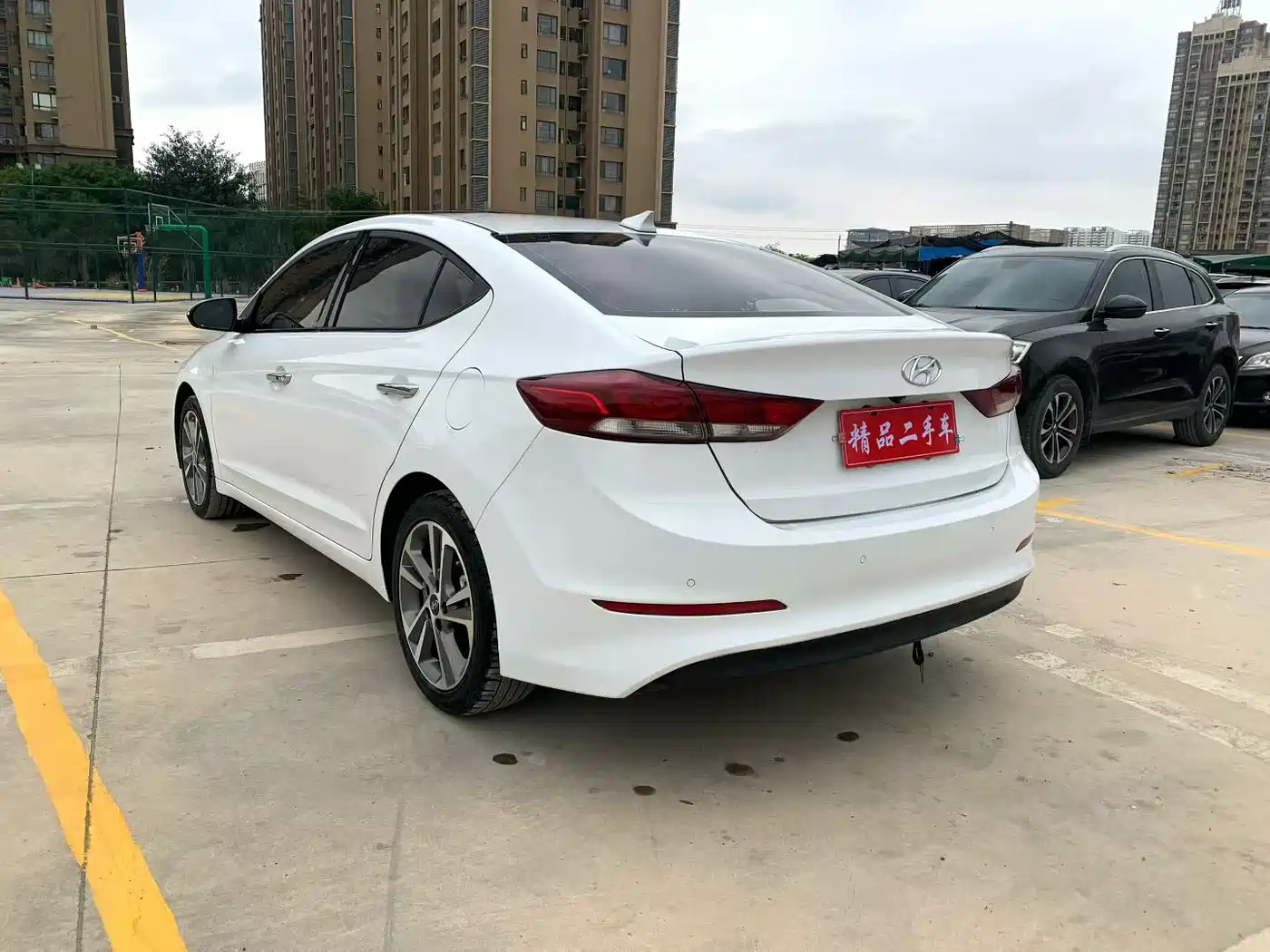 Hyundai Elantra 2016 1.6L Auto Smart·Luxury Edition фото 4