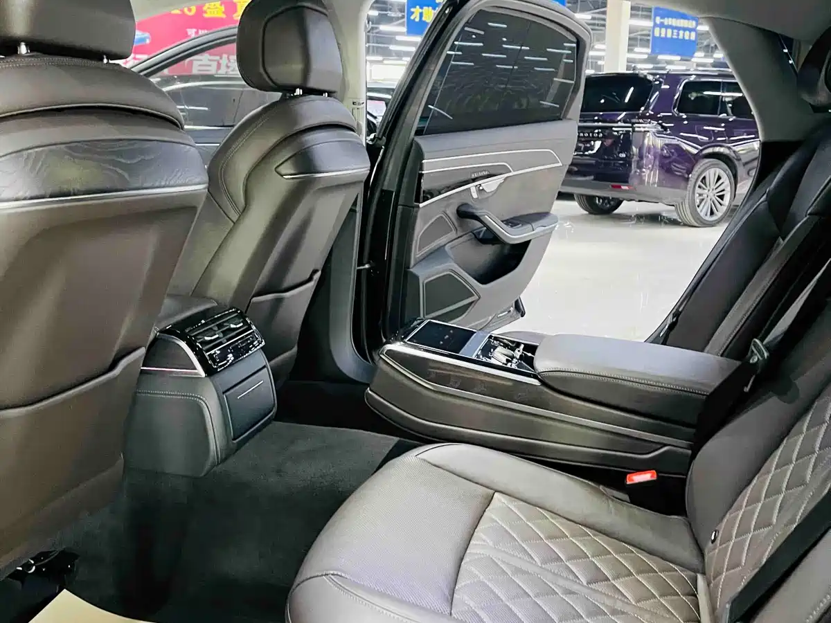 Audi A8 2024 Model A8L 50 TFSI quattro Premium Selection фото 8