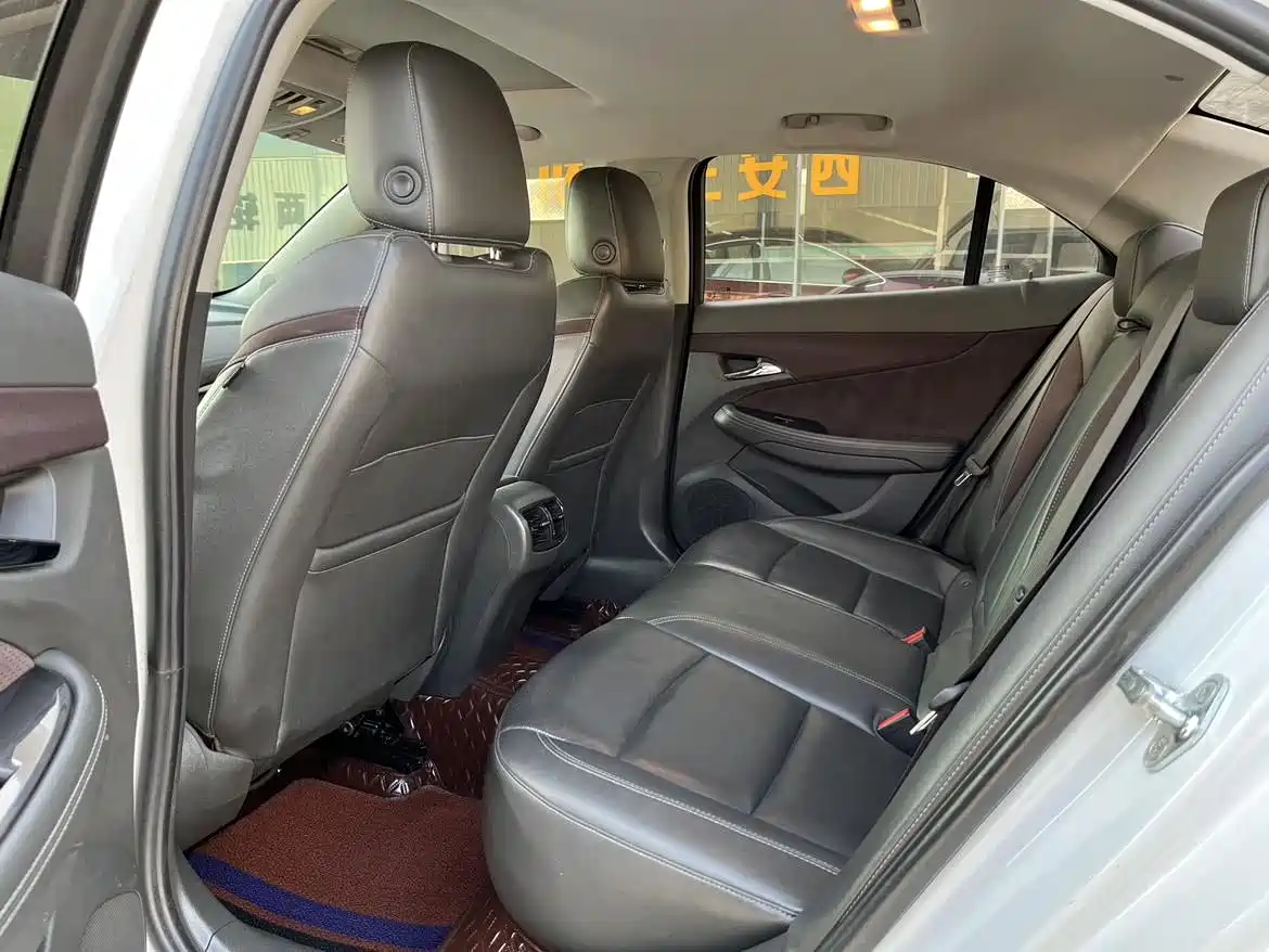 Chevrolet Malibu 2016 1.6T Automatic Luxury Edition фото 12
