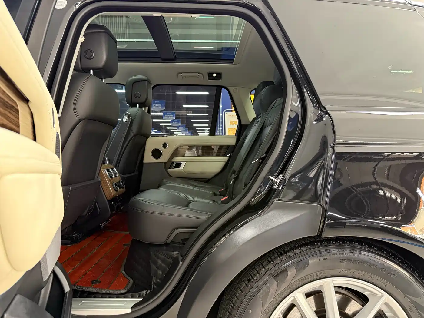 Land Rover Range Rover 2018 3.0 SC V6 Golden Age Edition фото 5