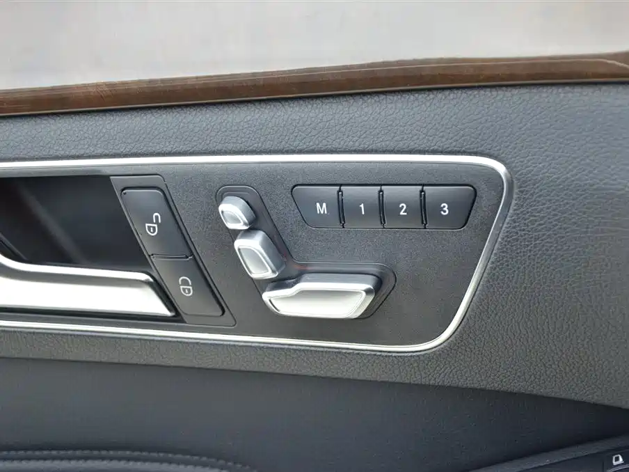 Mercedes-Benz E-Class 2015 E 200 L фото 13