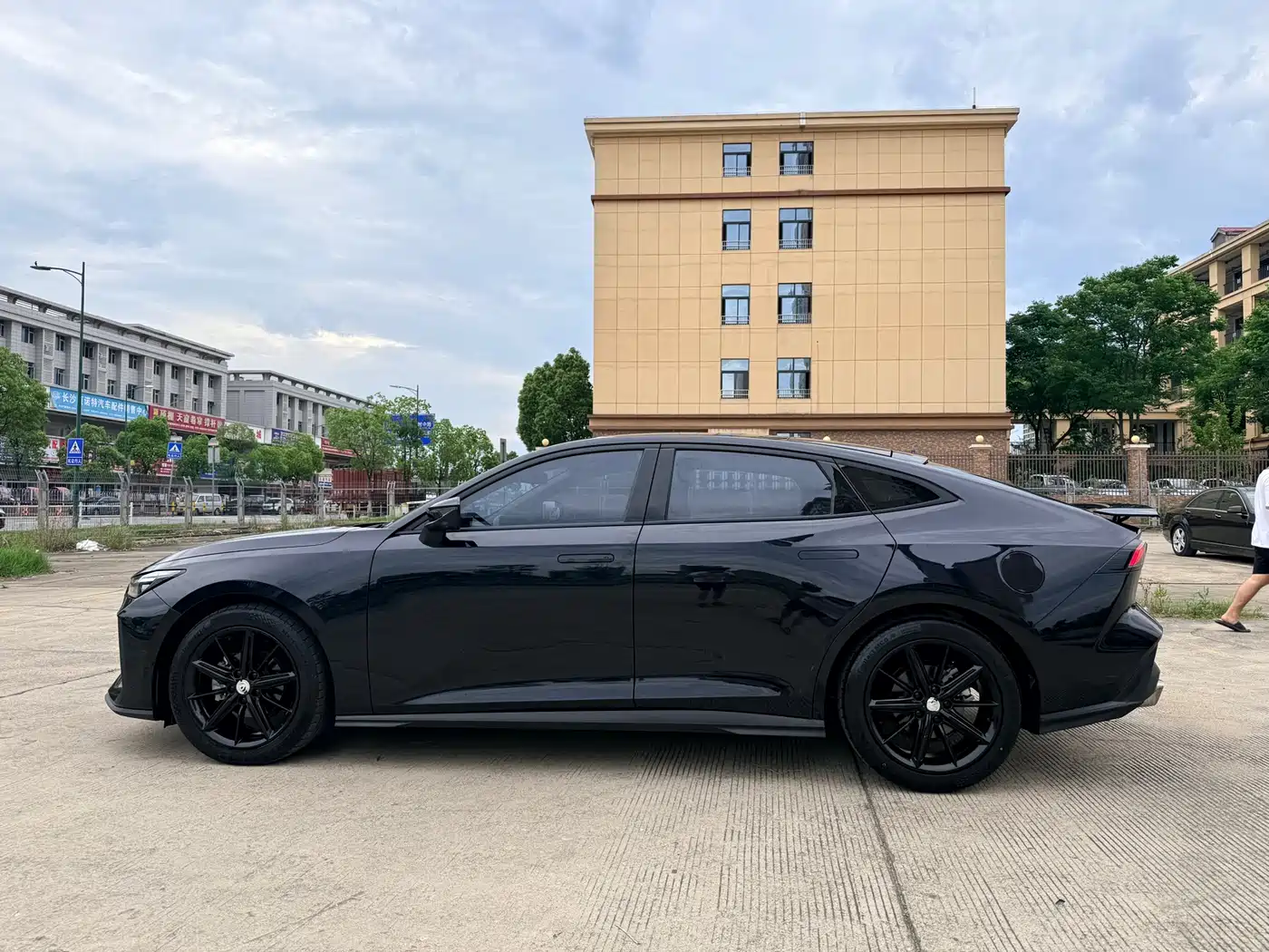  UNI-V