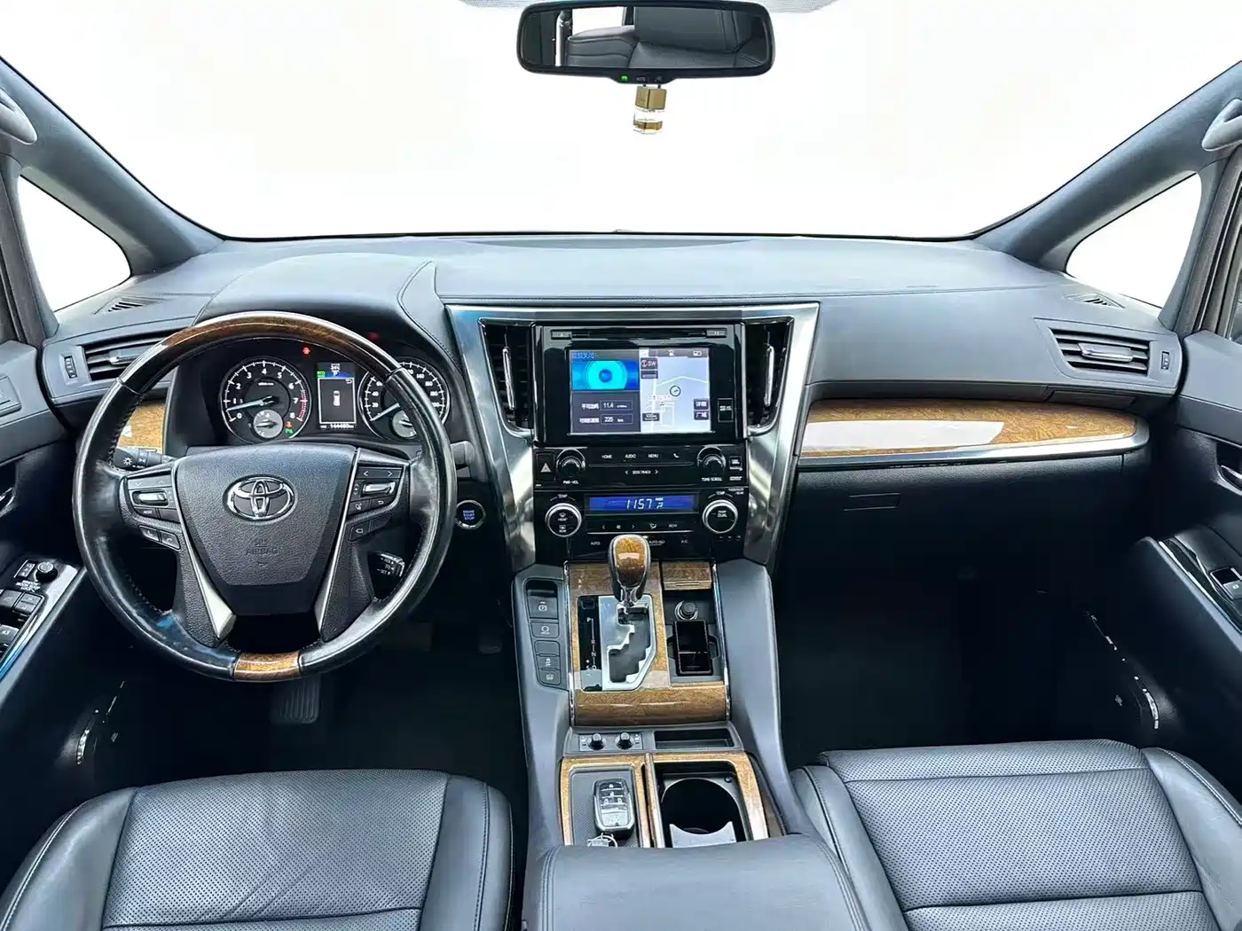 Toyota Alphard 2015 3.5L Premium Edition фото 3