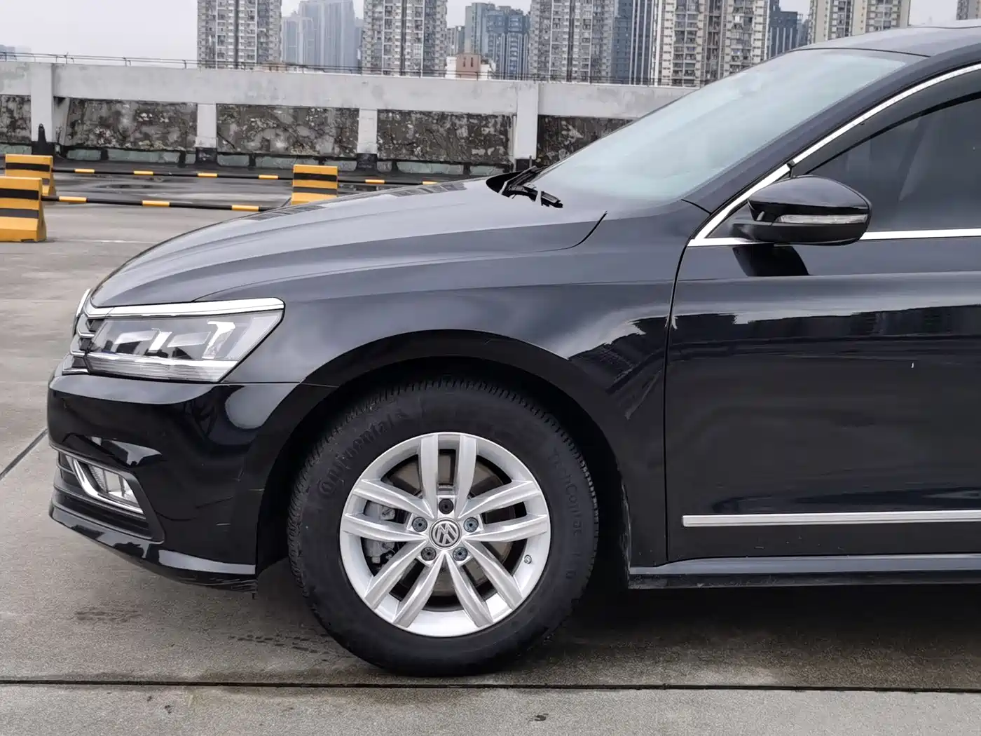 Volkswagen Passat 2017 330TSI DSG Prestige фото 3