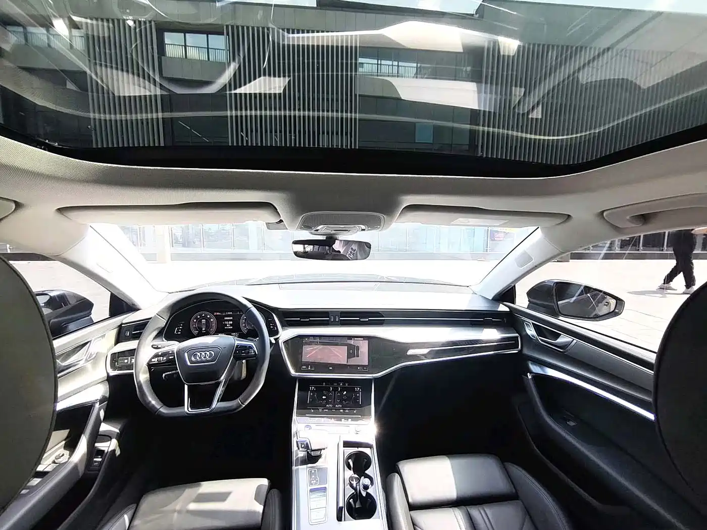 Audi A7 2023 Model 45 TFSI Premium Selection Edition фото 6