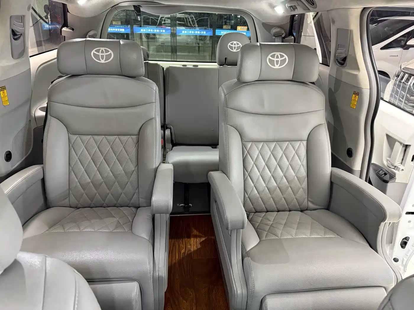 Toyota Sienna 2015 3.5L 2WD LE фото 13