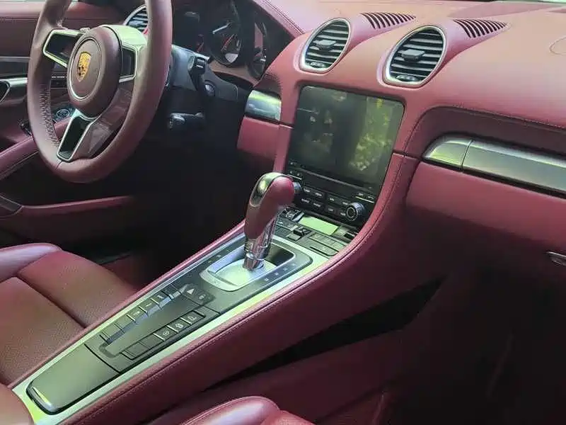 Porsche 718 2018 Cayman 2.0T фото 5
