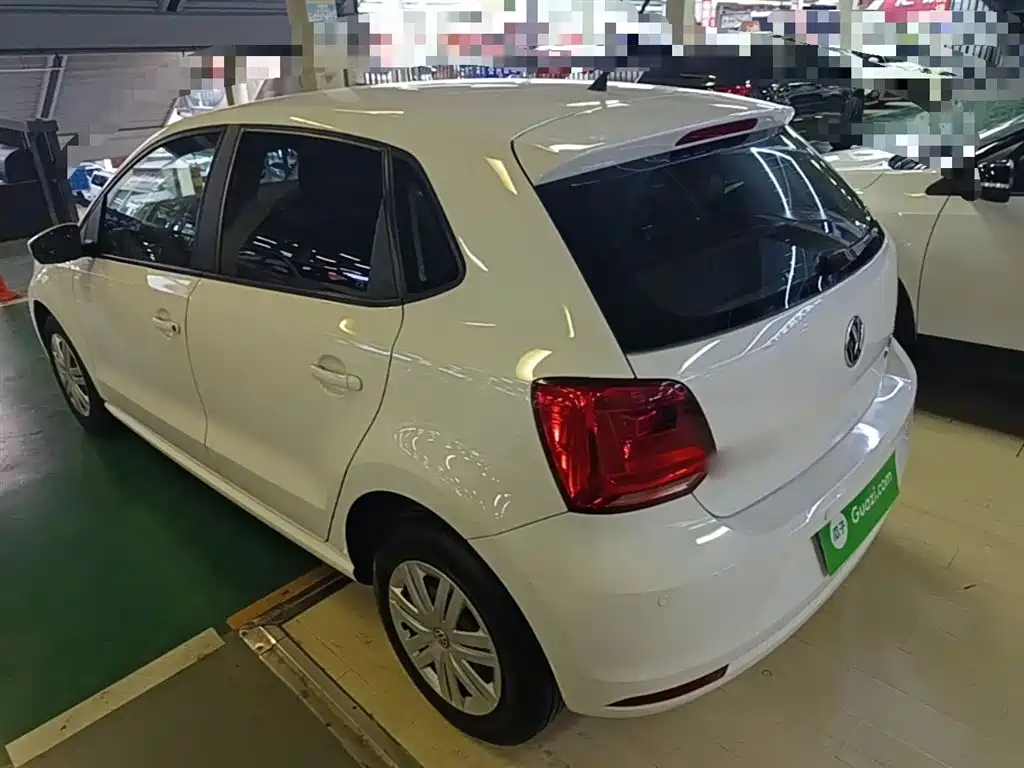 Volkswagen Polo 2016 1.4L Automatic Trend фото 5