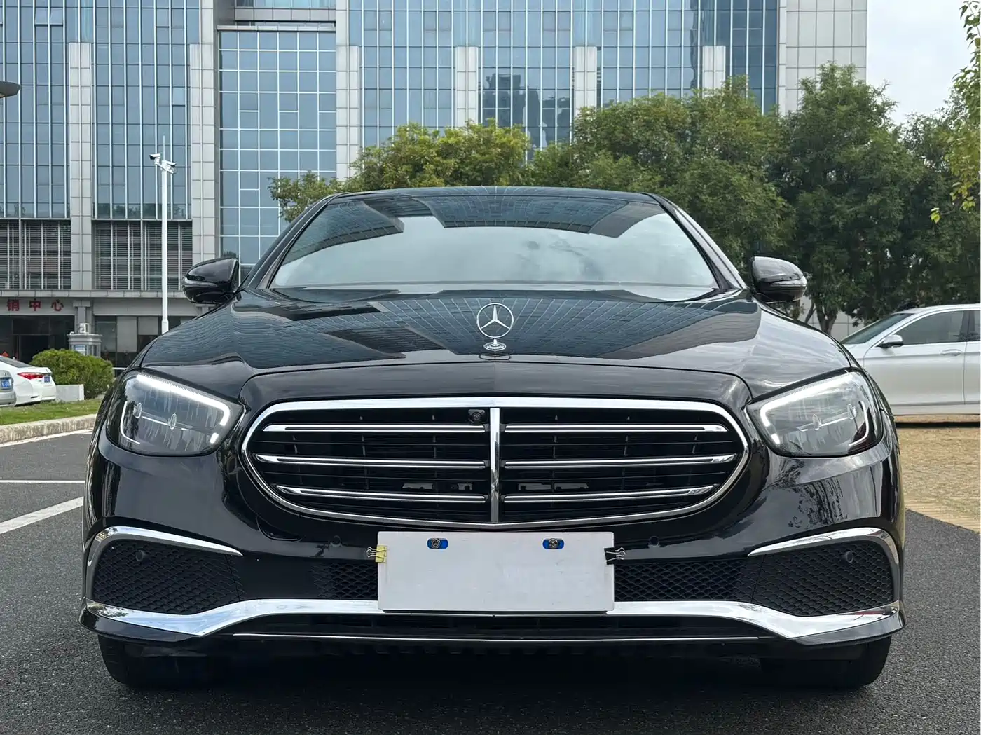 Mercedes-Benz E-Class 2023 E 300 L Fashion фото 2