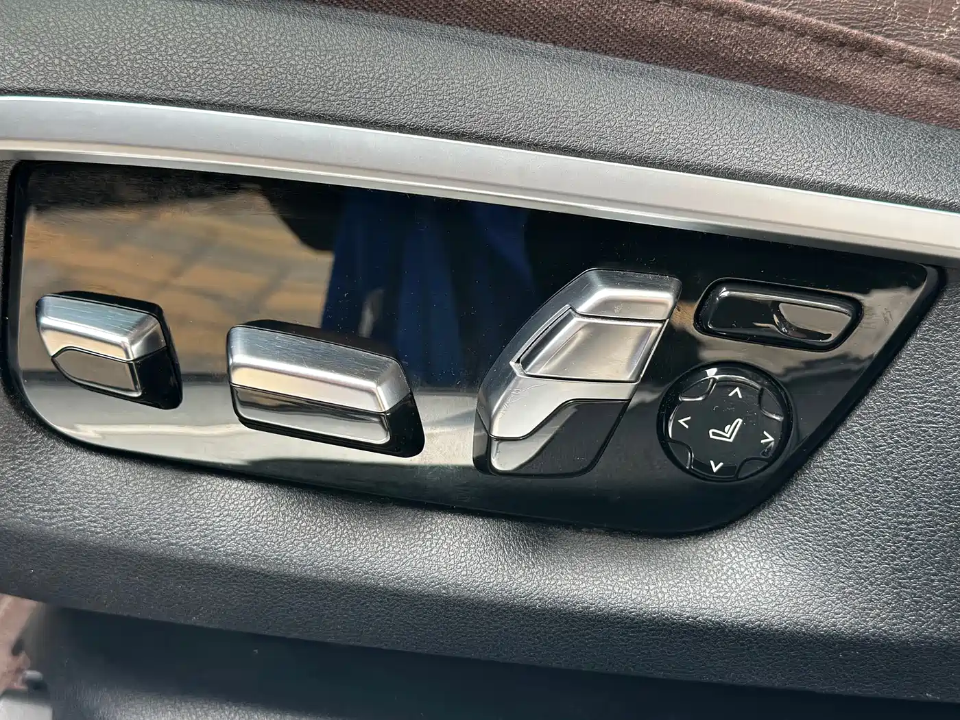 BMW 7 Series 2017 740Li Leading Edition фото 17