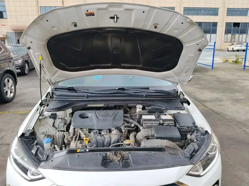 Фото 20 - Hyundai Elantra