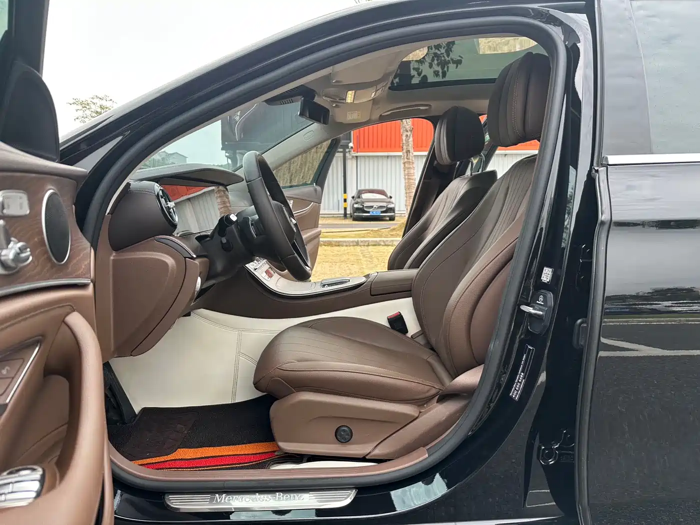 Mercedes-Benz E-Class 2023 E 300 L Fashion фото 6