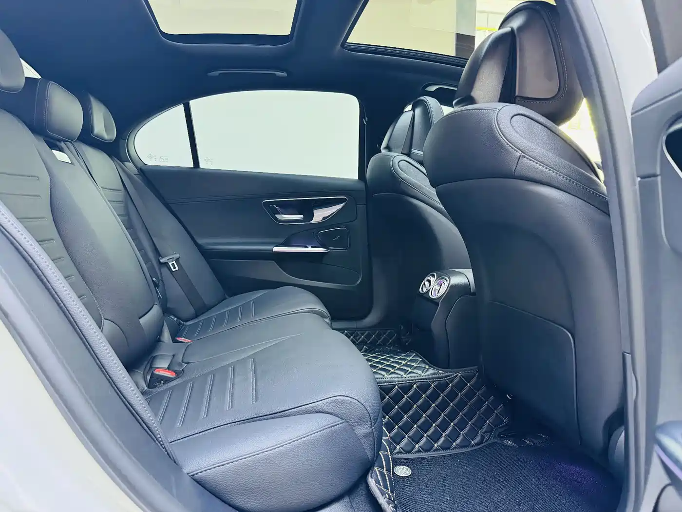 Mercedes-Benz C-Class 2024 C 260 L Sport фото 9