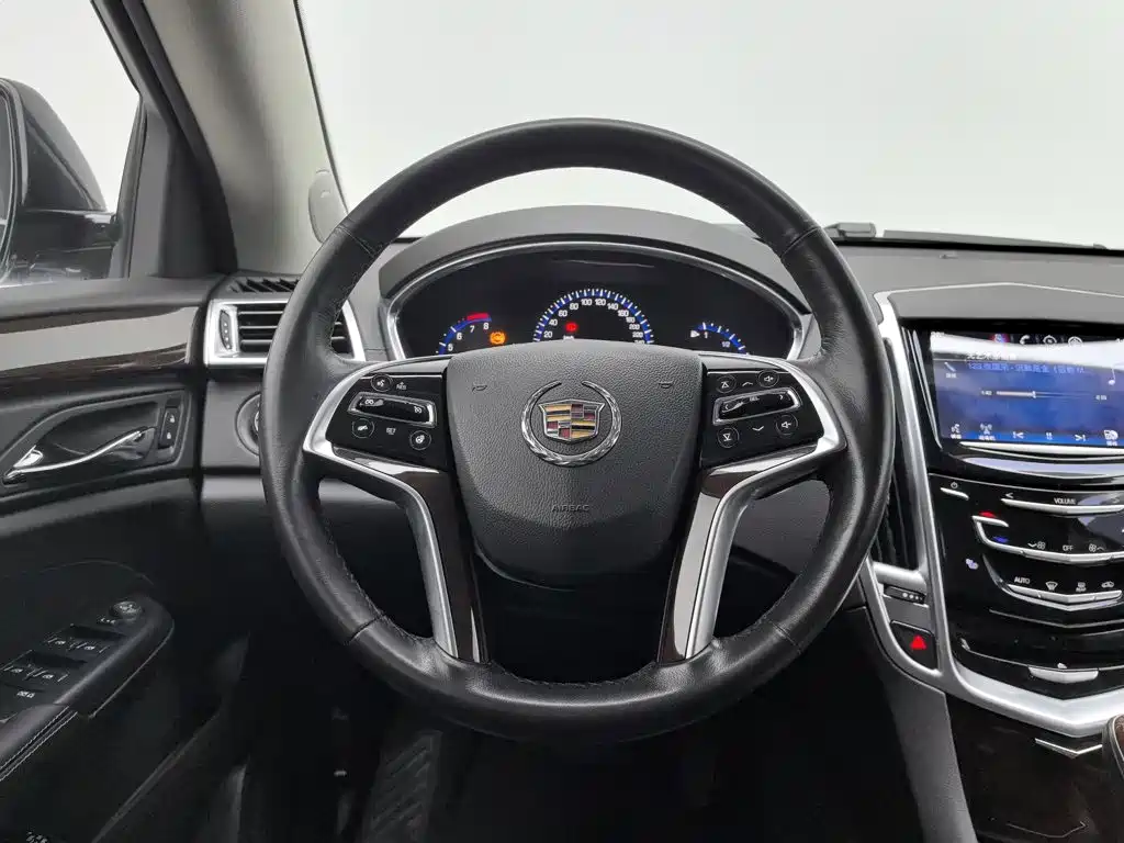 Фото 11 - Cadillac SRX