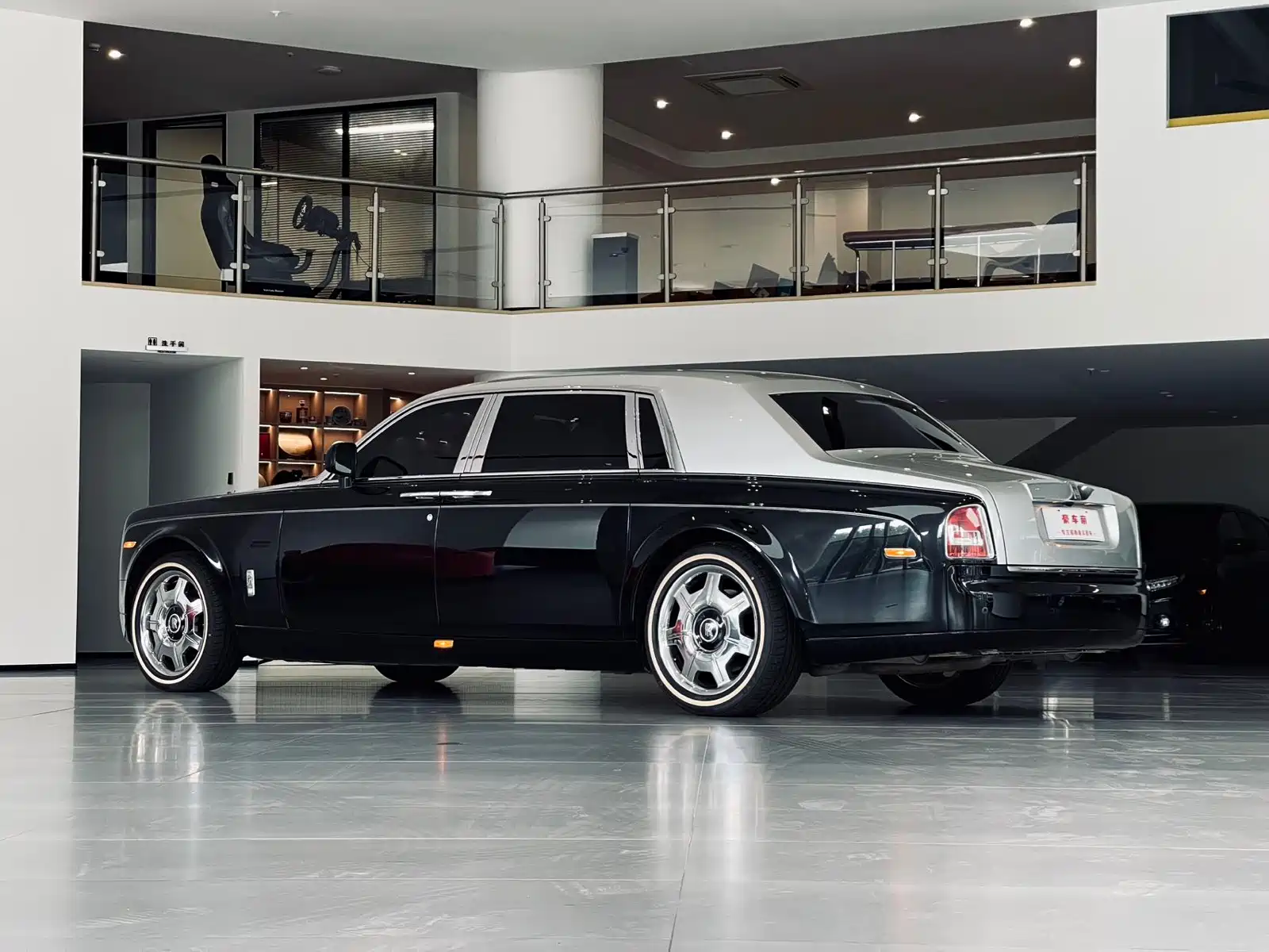 Фото 3 - Rolls-Royce Phantom
