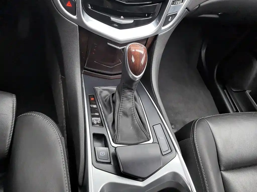Фото 13 - Cadillac SRX
