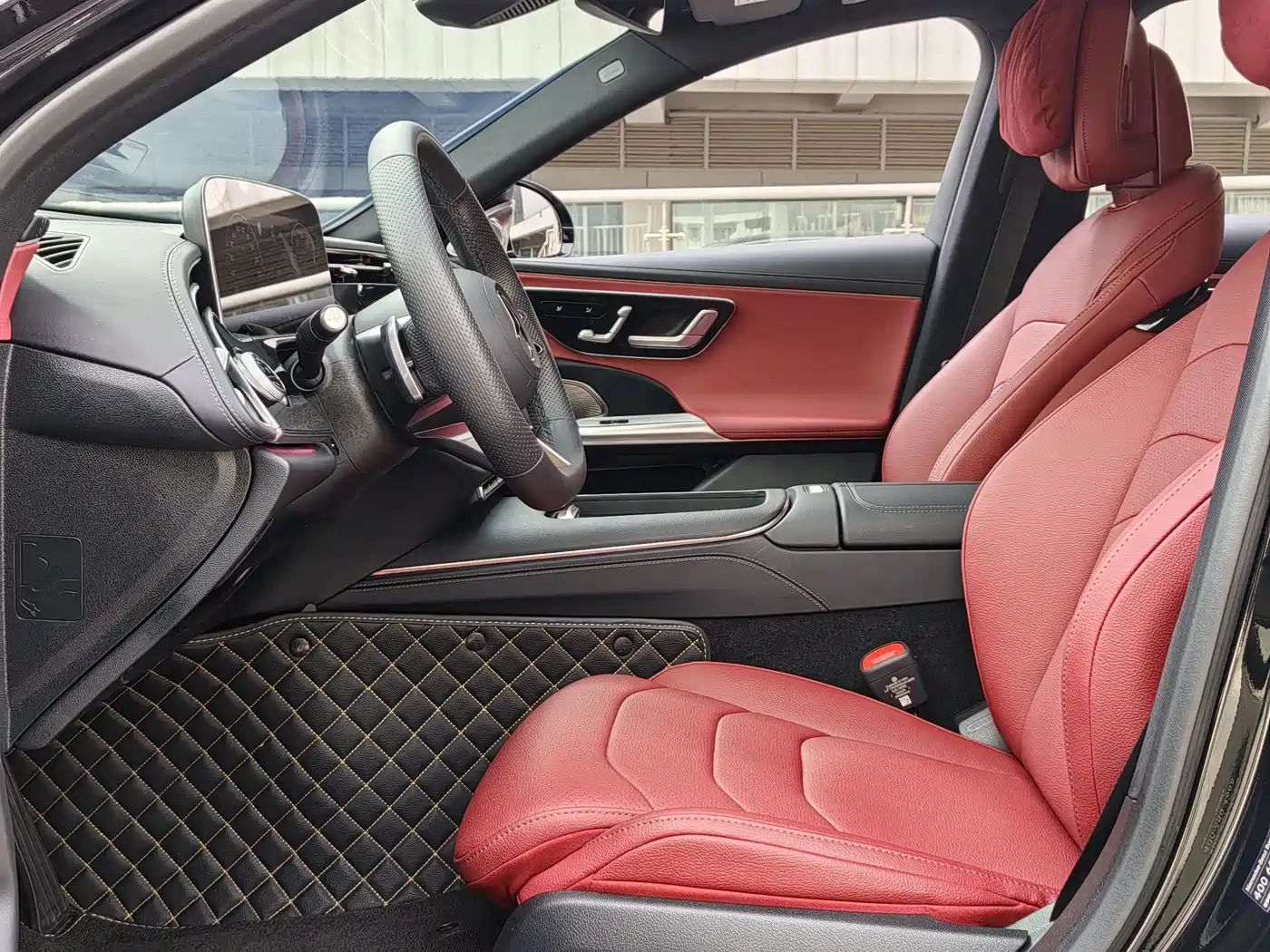 Mercedes-Benz E-Class 2024 Model E 300 L Luxury Sport фото 12