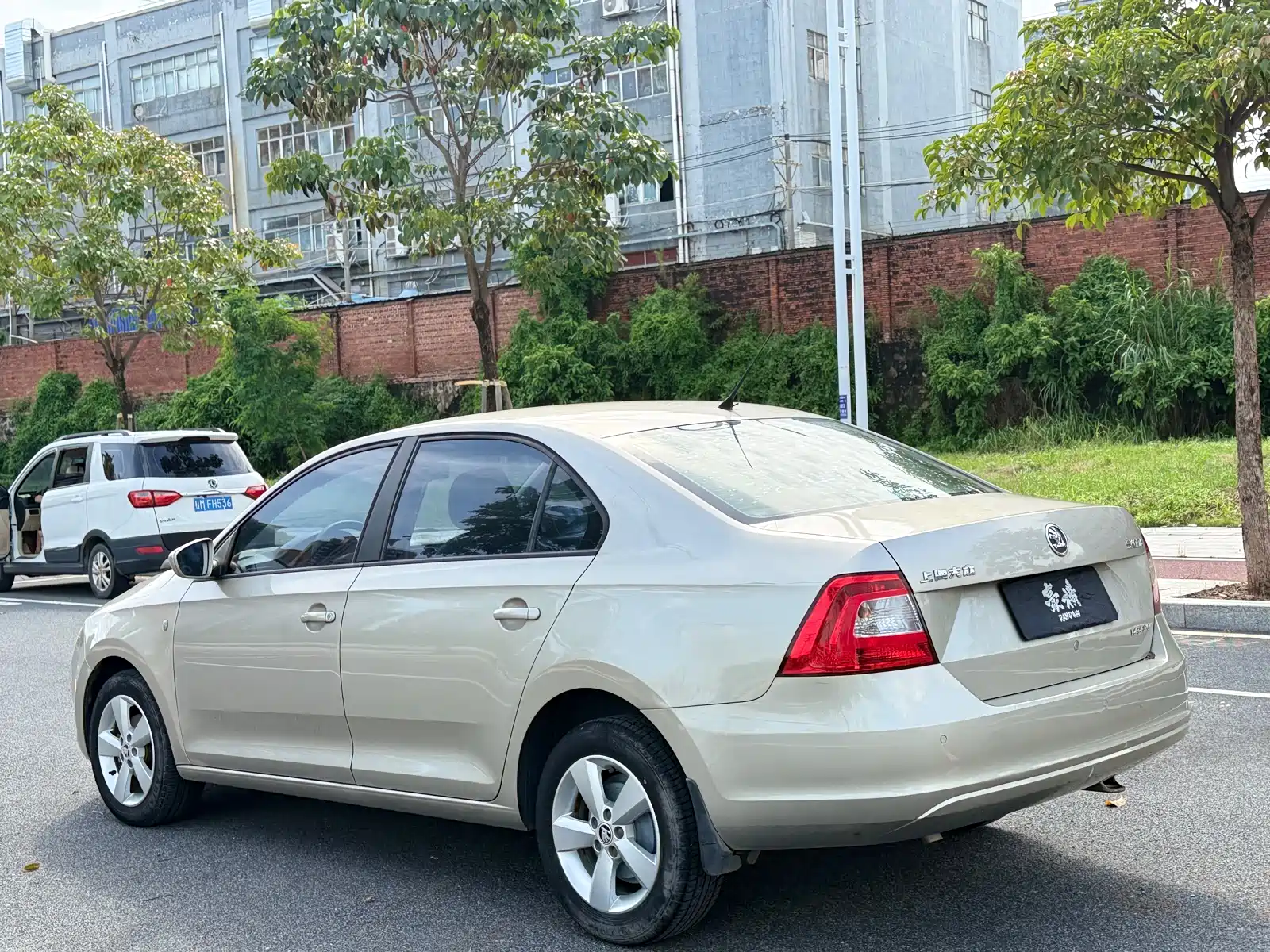 Photo 6 - Škoda Rapid