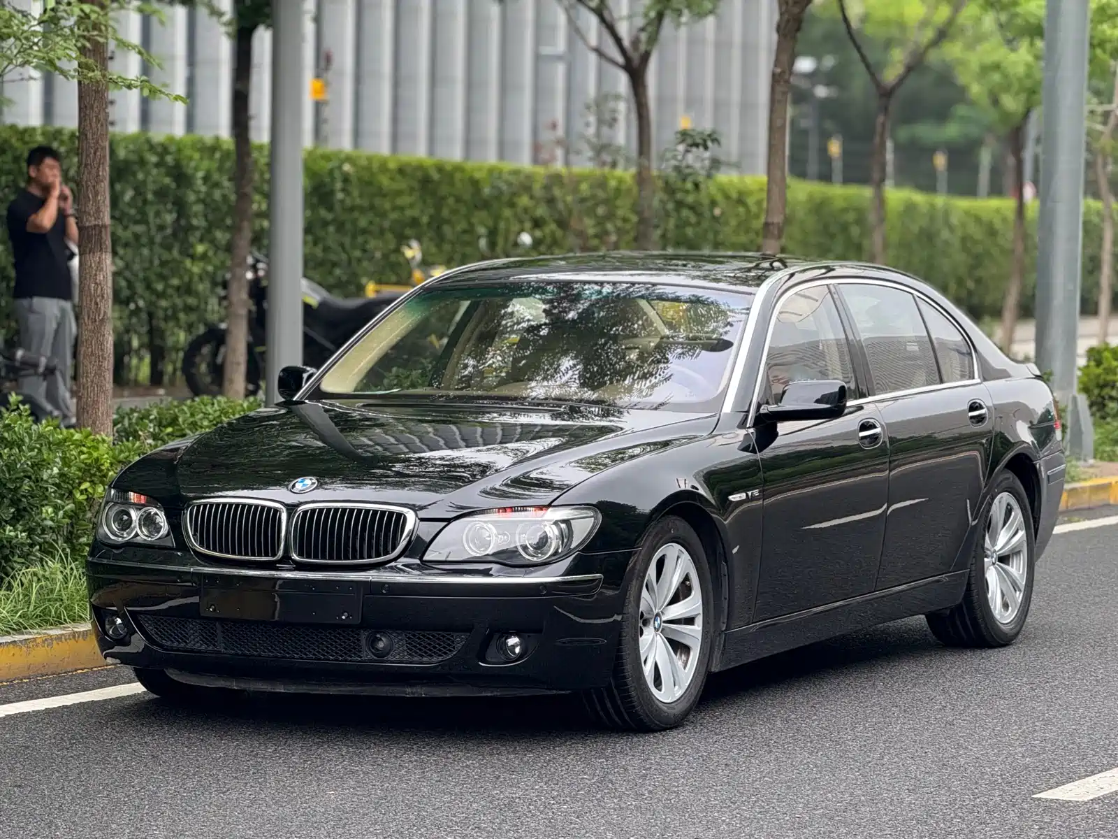 Фото 1 - BMW 7 Series
