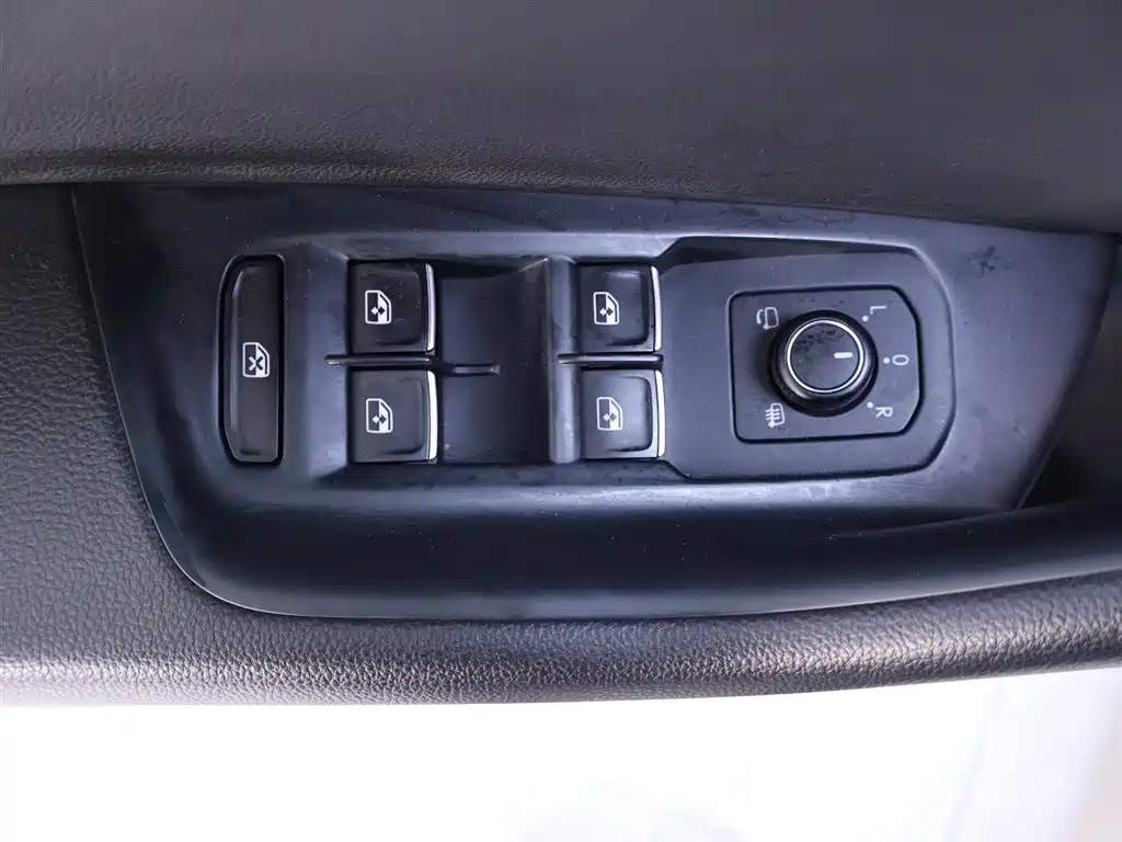 Volkswagen FAW-Volkswagen CC 2020 330TSI Glamour Version China VI фото 17